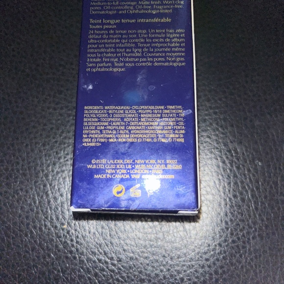 Estée Lauder Double Wear Foundation - Picture 2 of 5